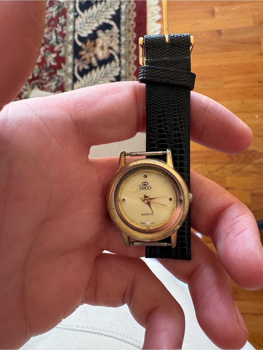 Vintage Gucci Black Leather Strap Watch with Gold-Tone Case